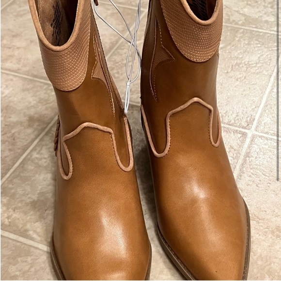 Western Ankle Booties 🤠 - Picture 2 of 3